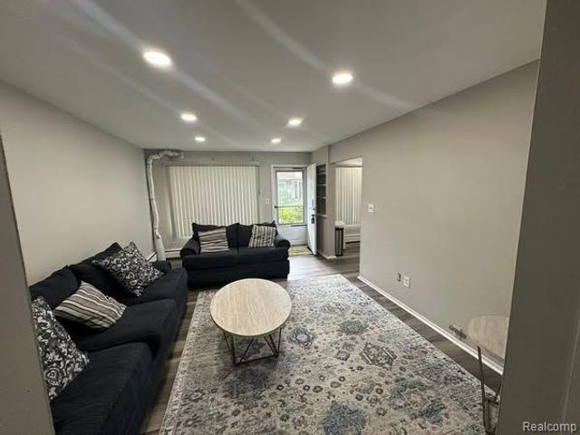 7350 N Inkster Road 10, Dearborn Heights, MI 48127