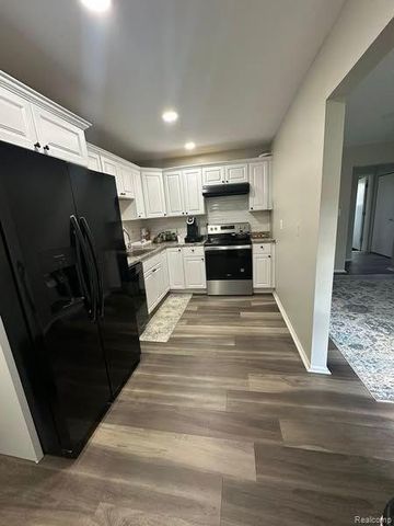 7350 N Inkster Road 10, Dearborn Heights, MI 48127