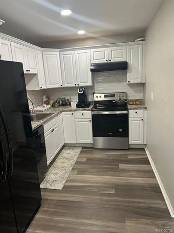 7350 N Inkster Road 10, Dearborn Heights, MI 48127