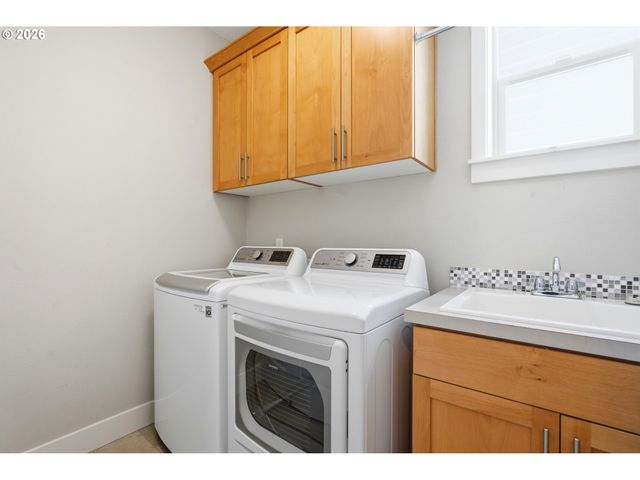 2121 Nw 163RD Ter, Beaverton, OR 97006