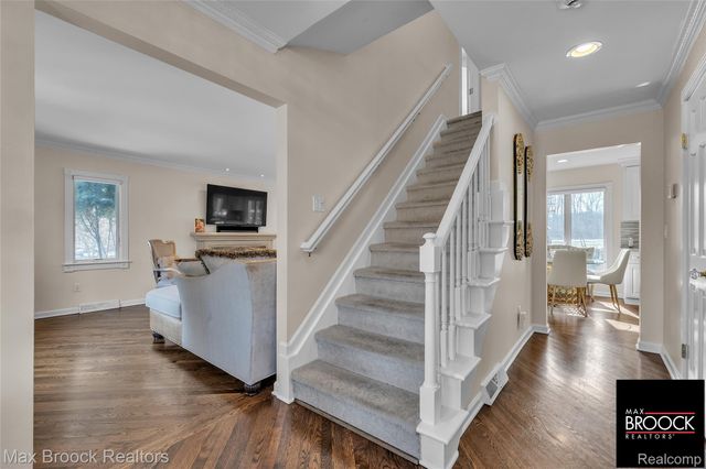 28351 W 14 Mile Road, Farmington Hills, MI 48334