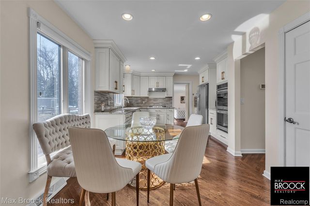 28351 W 14 Mile Road, Farmington Hills, MI 48334