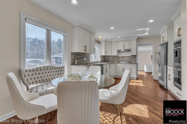 28351 W 14 Mile Road, Farmington Hills, MI 48334