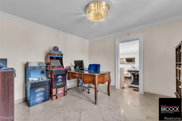 28351 W 14 Mile Road, Farmington Hills, MI 48334