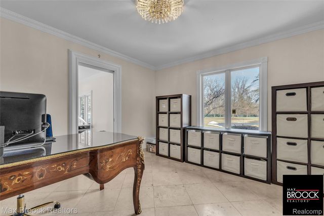 28351 W 14 Mile Road, Farmington Hills, MI 48334