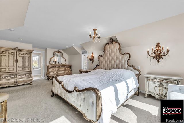 28351 W 14 Mile Road, Farmington Hills, MI 48334