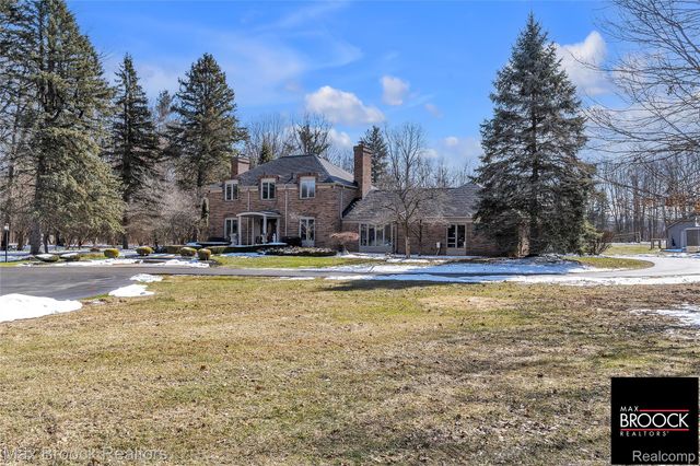 28351 W 14 Mile Road, Farmington Hills, MI 48334