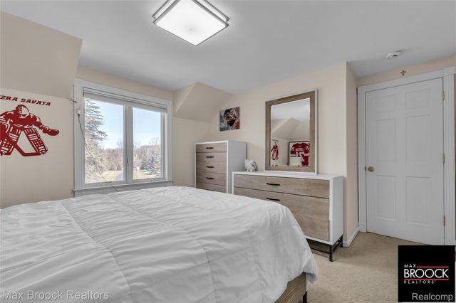 28351 W 14 Mile Road, Farmington Hills, MI 48334