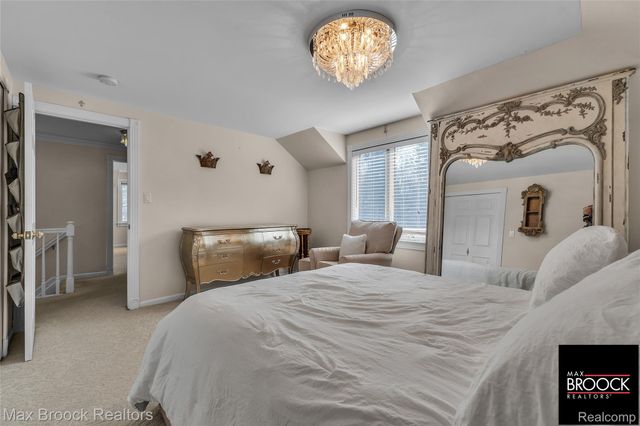 28351 W 14 Mile Road, Farmington Hills, MI 48334