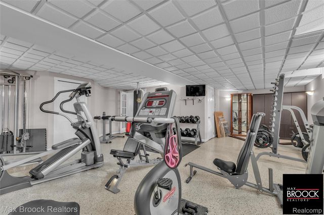 28351 W 14 Mile Road, Farmington Hills, MI 48334