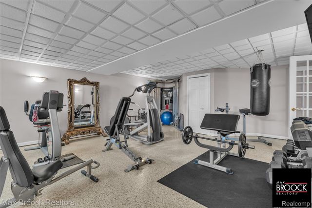 28351 W 14 Mile Road, Farmington Hills, MI 48334