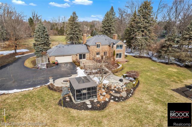 28351 W 14 Mile Road, Farmington Hills, MI 48334