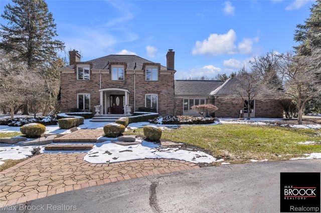 28351 W 14 Mile Road, Farmington Hills, MI 48334