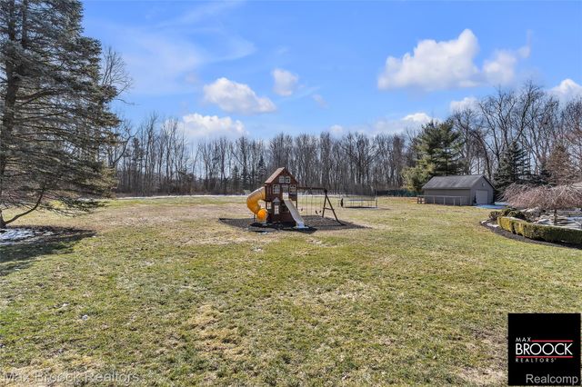 28351 W 14 Mile Road, Farmington Hills, MI 48334