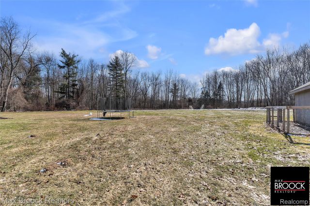 28351 W 14 Mile Road, Farmington Hills, MI 48334