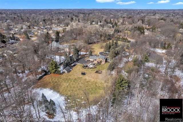 28351 W 14 Mile Road, Farmington Hills, MI 48334