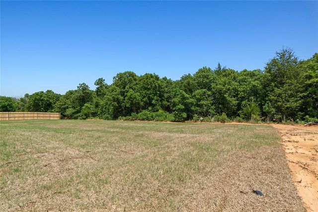 4637 Lincoln Landing, Harrah, OK 73045