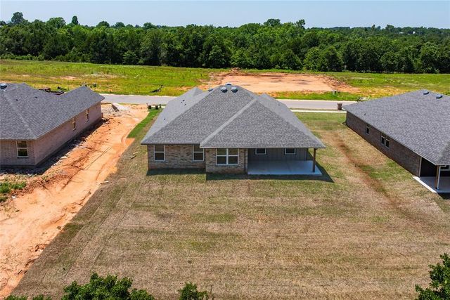 4637 Lincoln Landing, Harrah, OK 73045