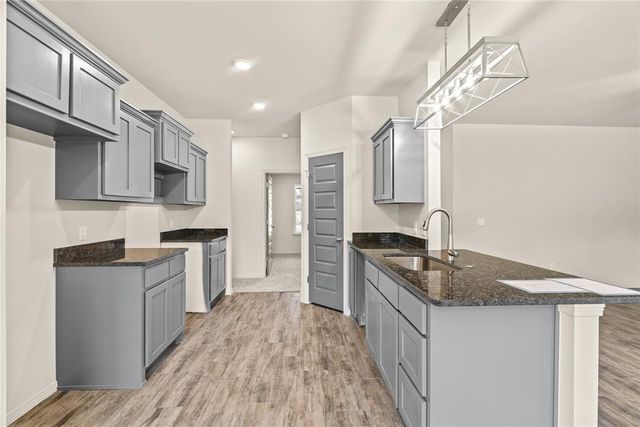 4637 Lincoln Landing, Harrah, OK 73045