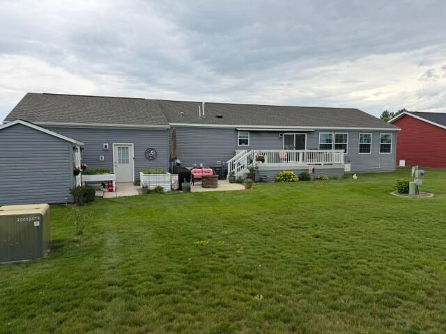 3688 Hollyfield Drive, Cedar Springs, MI 49319