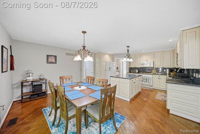 53134 Alyssa Court, Utica, MI 48315
