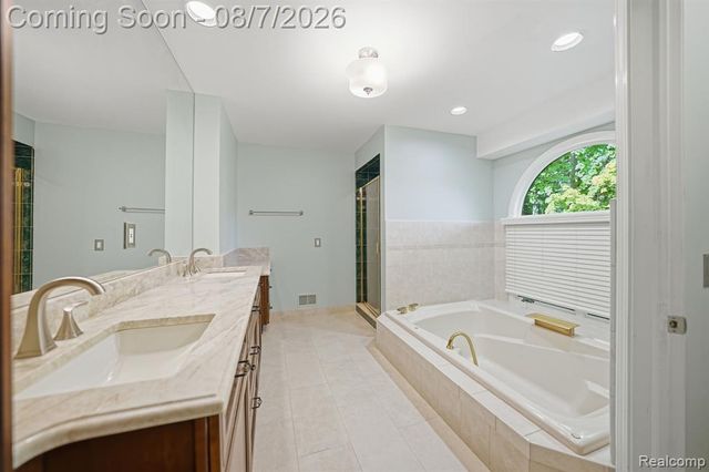 53134 Alyssa Court, Utica, MI 48315