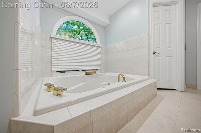53134 Alyssa Court, Utica, MI 48315