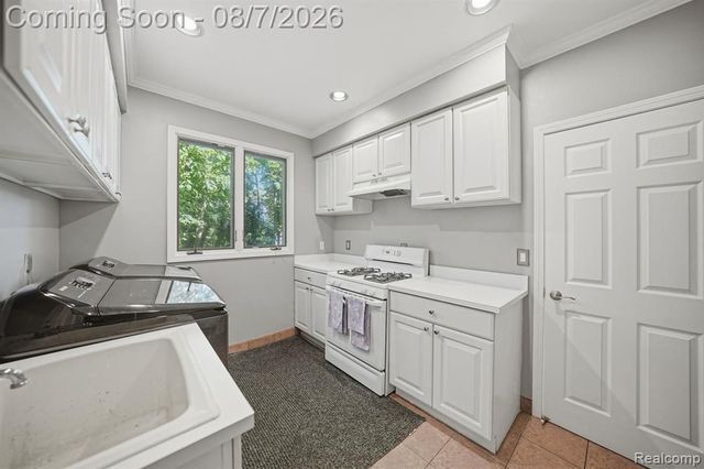 53134 Alyssa Court, Utica, MI 48315