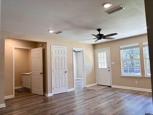 348 Caroline Ln, Bullard, TX 75757
