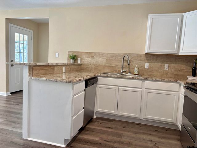 348 Caroline Ln, Bullard, TX 75757