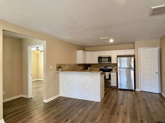 348 Caroline Ln, Bullard, TX 75757
