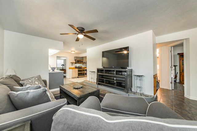 842 Dave Creek Parkway, Fairfield Bay, AR 72088