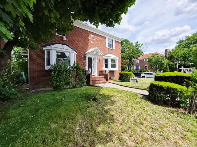 8019 UTOPIA Parkway, Jamaica Estates, NY 11432