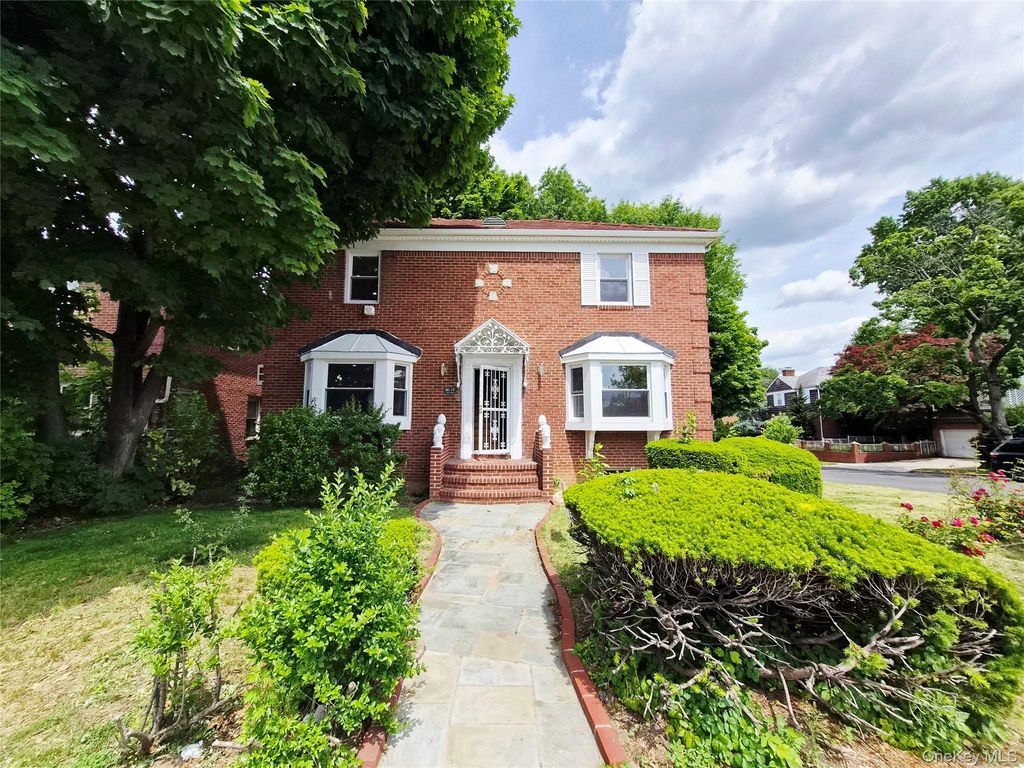 8019 UTOPIA Parkway, Jamaica Estates, NY 11432 — exterior