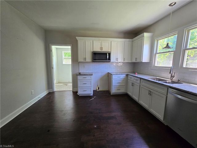 106 S Fieldcrest Road, Eden, NC 27288