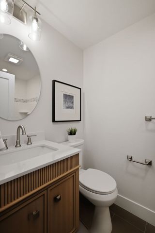 17 Drinkwater Rd, Hampton Falls, NH 03844