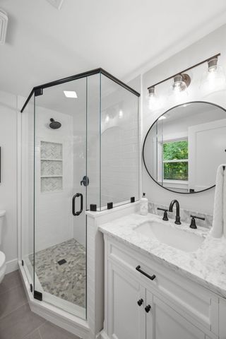 17 Drinkwater Rd, Hampton Falls, NH 03844