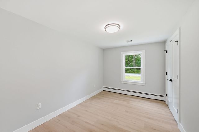 17 Drinkwater Rd, Hampton Falls, NH 03844