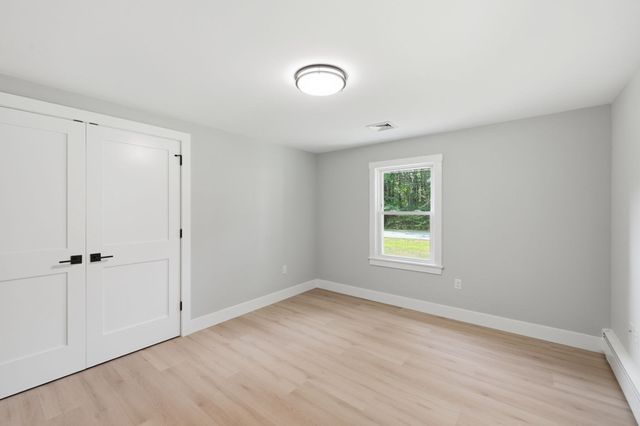 17 Drinkwater Rd, Hampton Falls, NH 03844