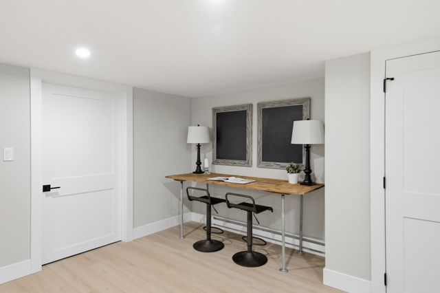 17 Drinkwater Rd, Hampton Falls, NH 03844