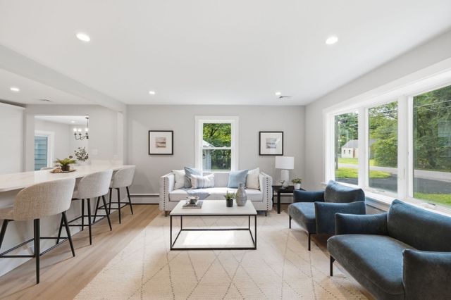 17 Drinkwater Rd, Hampton Falls, NH 03844