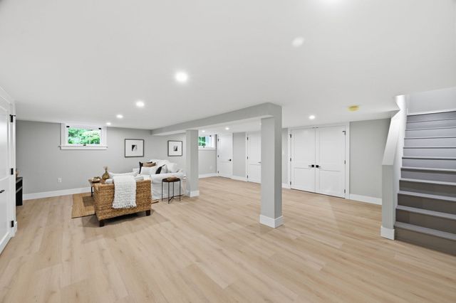 17 Drinkwater Rd, Hampton Falls, NH 03844