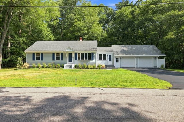 17 Drinkwater Rd, Hampton Falls, NH 03844