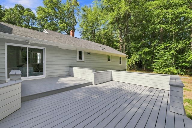 17 Drinkwater Rd, Hampton Falls, NH 03844