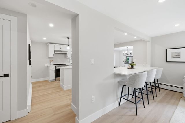17 Drinkwater Rd, Hampton Falls, NH 03844