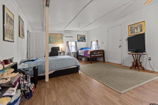 1140 N Hamlett Street, Athens, TX 75751