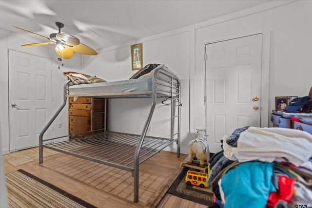 1140 N Hamlett Street, Athens, TX 75751