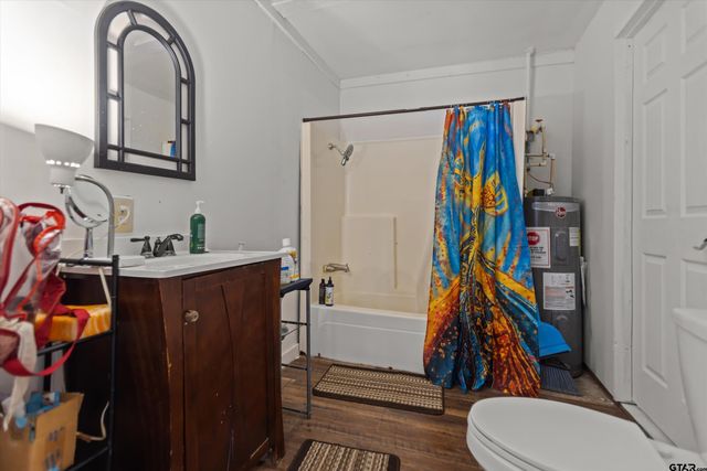 1140 N Hamlett Street, Athens, TX 75751