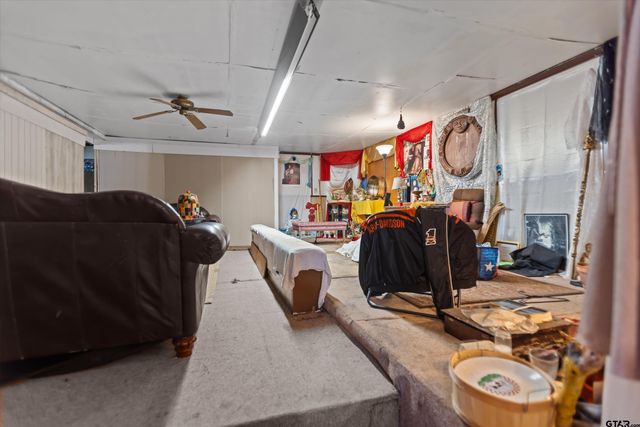 1140 N Hamlett Street, Athens, TX 75751