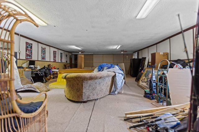 1140 N Hamlett Street, Athens, TX 75751